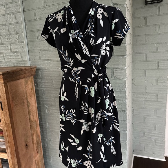 Ann Taylor Factory Wrap Dress Petite size 6 - Picture 1 of 5